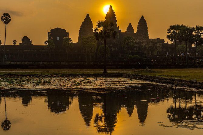 Personalised Angkor Wat Sunrise Tour by an air-conditioned car - A 5:00 am start that changes the whole Angkor mood