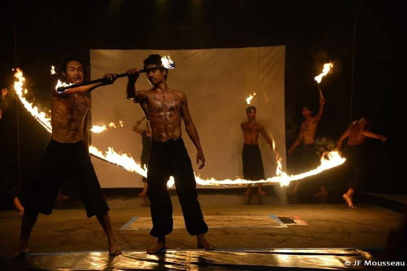 Phare: The Cambodian Circus Show with Pick up & Drop off - Hotel pickup and drop-off: the easy start to a long day