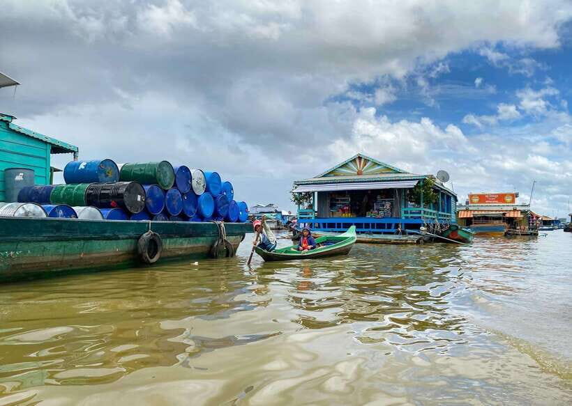 Phnom Penh - Battambang Transfer Plus Stop Sightseeing - Kampong Chhnang and Andong Russey pottery: clay work you can actually see