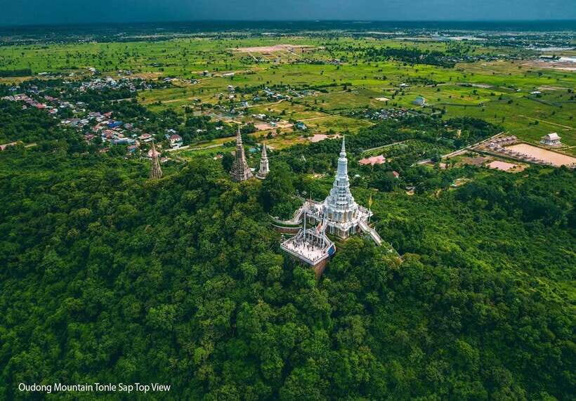 Phnom Penh - Battambang Transfer Plus Stop Sightseeing - Tonle Sap at Kampong Loung: floating village life by boat