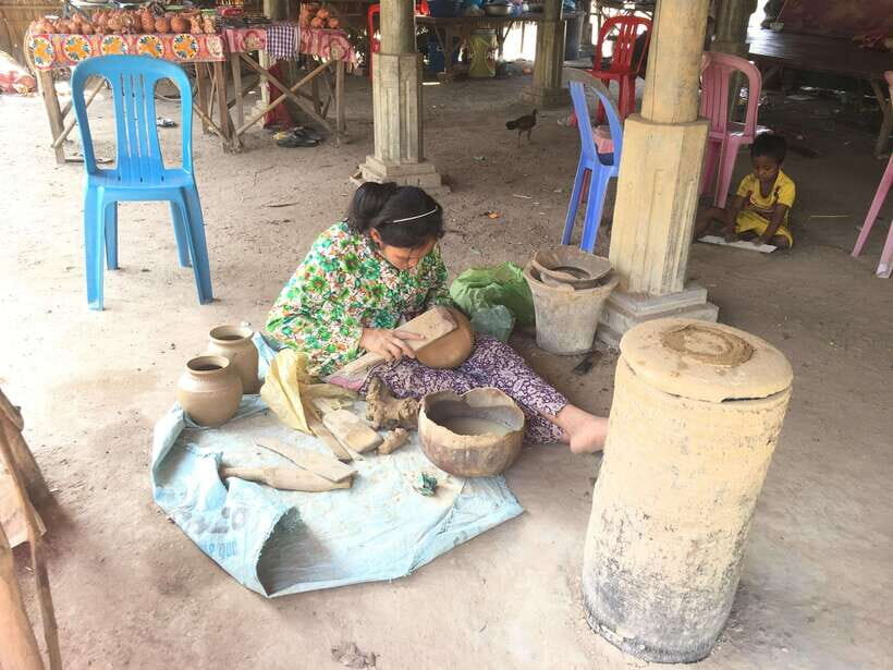 Phnom Penh - Battambang Transfer Plus Stop Sightseeing - Private English-speaking driver: how the day runs