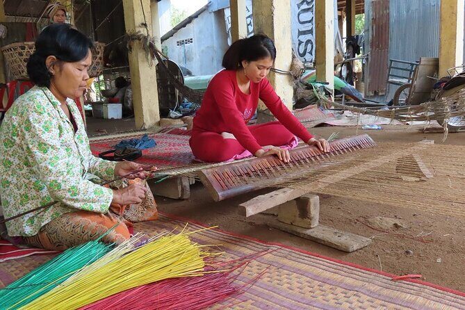 Phnom Penh Countryside Cycle Tour - From hotel pickup to the Mekong dock: the morning flow