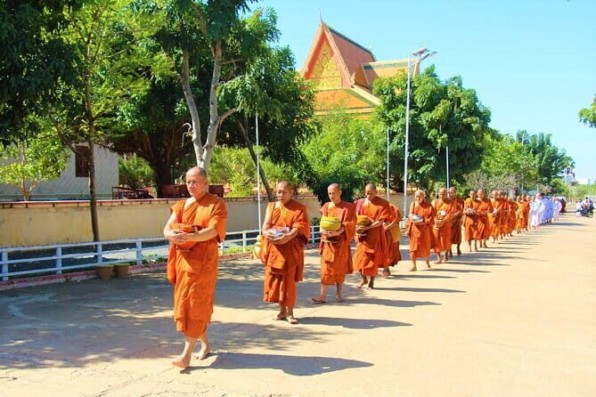 Phnom Penh: Highlights Tour Including National Museum - National Museum of Cambodia: Khmer art in a traditional terracotta setting