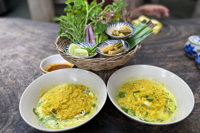 Phnom Penh: Highlights Tour Including National Museum - Hotel pickup and the mobile ticket: what to expect before you ride