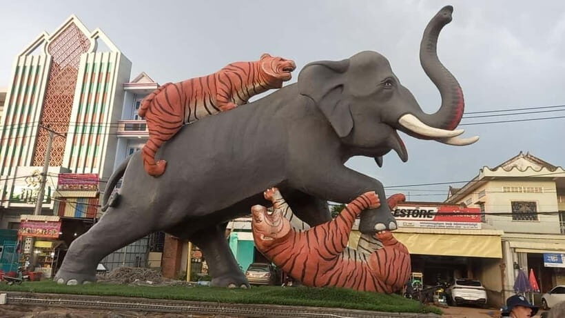 Phnom Penh to Siem Reap Through Cambodia’s Heartland - What to Pack: Cash, Clothes, and Temple Manners