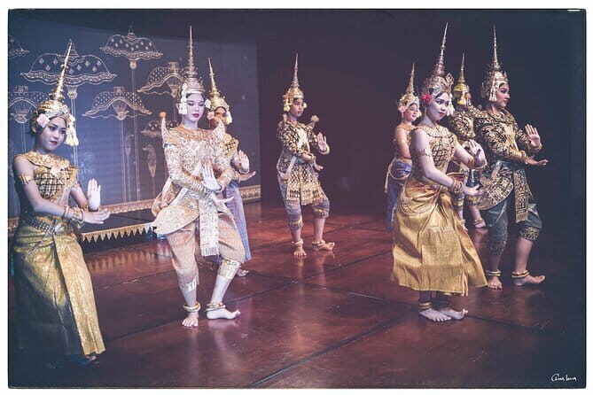 Phnom Penh Unique Classical Dance Show Every Saturday &Sunday - Finding Riverview Restaurant Bar at 313 Quayside before 7:30