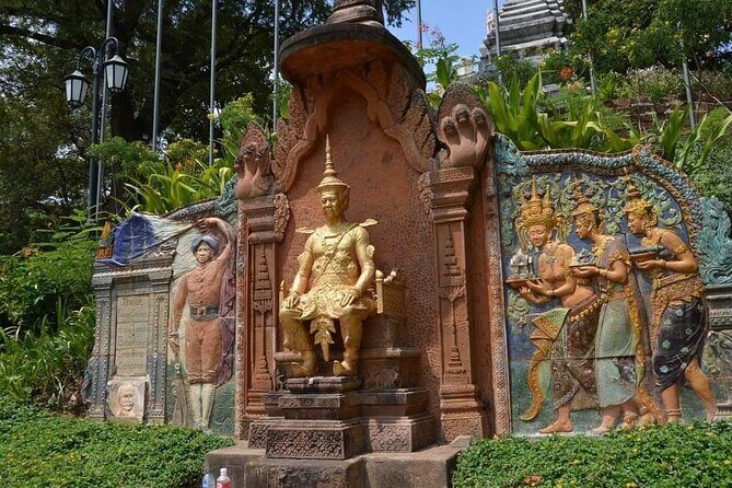 Phnompenh a full day tour excursive with guide and driver - S-21 Genocide Museum: Clear Explanations for a Dark Period