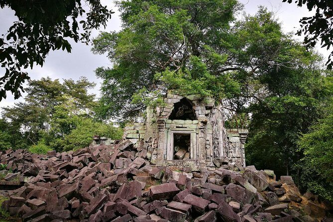 Preah Vihear, Koh Ker & Beng Mealea Tour - Koh Ker and Prasat Thom: The 36-Metre Seven-Tiered Pyramid