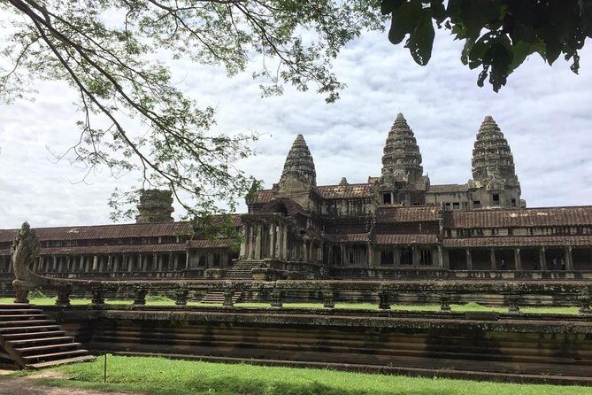 Private 03 Day Tour- Fully experienced Trip to Ancient Temples - Day 1: Banteay Srei, Ta Prohm, and the Art of Looking Closer