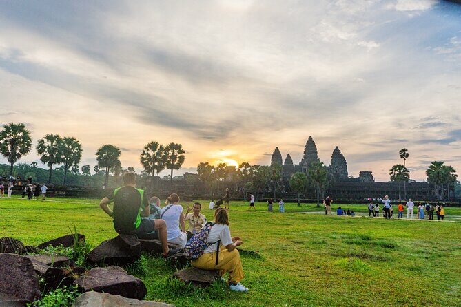Private Angkor Sunrise Bike Tour Supported By Minivan - Temple Pass Reality Check: What You Pay vs. What You Ride With