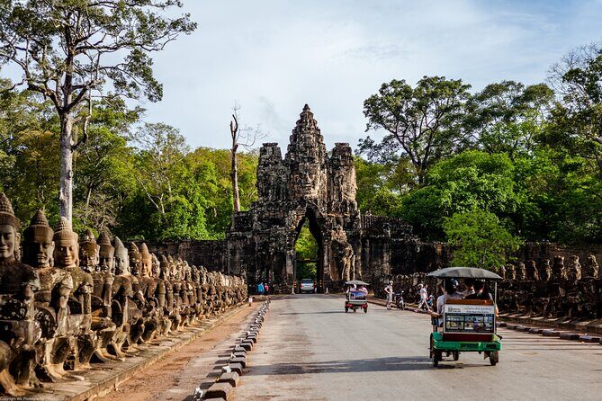 Private Angkor Temples Discovery Hosting by Local Expert - Bayon Temple Inside Angkor Thom: Smiling Faces and Photo Stops
