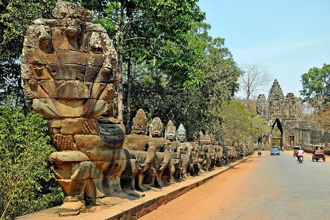 Private Angkor Wat Guided Sunset Tour - Ta Phrom: walking among roots without turning it into a maze