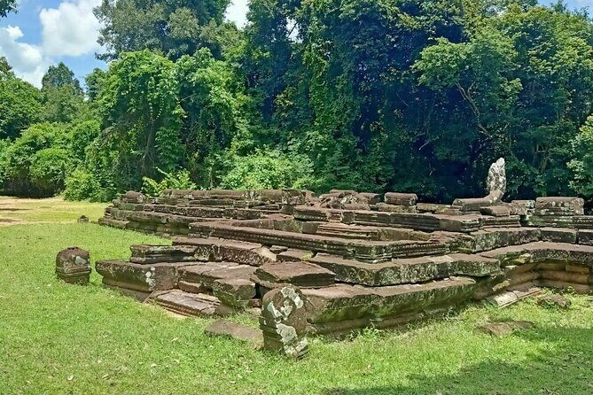 Private Angkor Wat Guided Sunset Tour - Elephant and Leper King Terraces: details you’ll miss if you rush