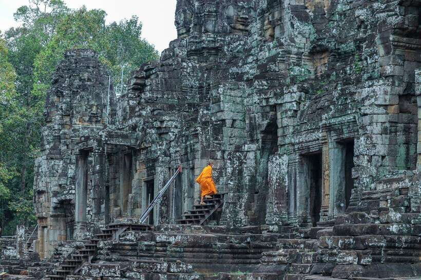 Private Angkor Wat Sunset Tour with Lunch and Snack Included - South Gate and Bayon: Angkor Thom’s Most Memorable Faces