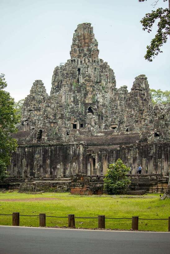 Private Angkor Wat Sunset Tour with Lunch and Snack Included - Phnom Bakheng Sunset: Panoramic Views of Angkor Wat