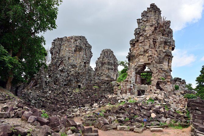 Private Banteay Chhmar, Banteay Toap & Ang Trapaeng Thma Guided Tour - Food, Water, and Timing: Breakfast, Lunch, and Dinner Built Into the Ride
