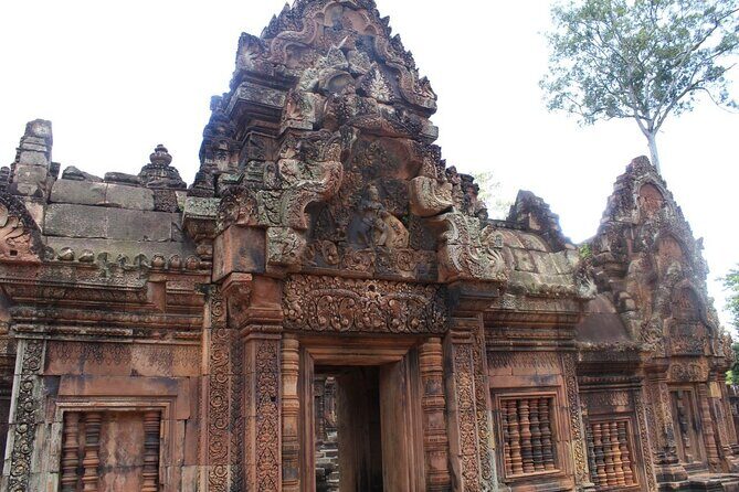 Private Banteay Srei and 4 Temples Guided Tour - Price and Logistics: what you’re paying for (and what you aren’t)