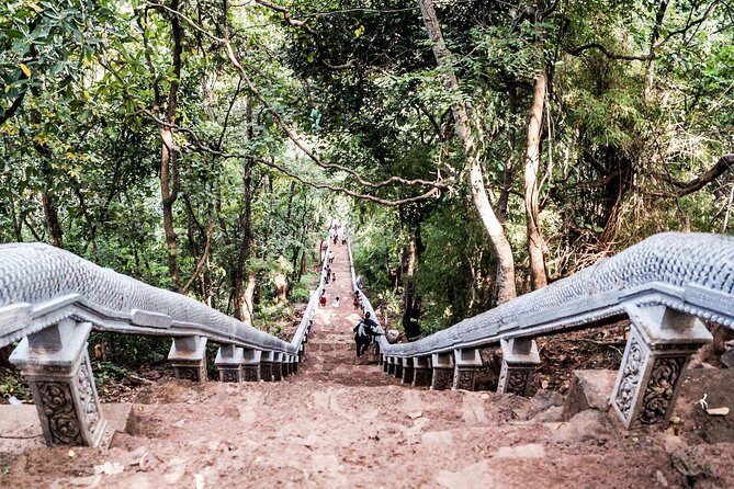 Private Battambang Full-Day Guided Tour - Stop 2: Wat Banan’s Mountain Stairs and King Dharanindravarman II