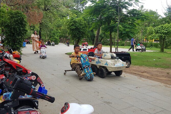 Private City Tour in Siem Reap - Artisan Angkor (and other craft moments): watching skills take shape
