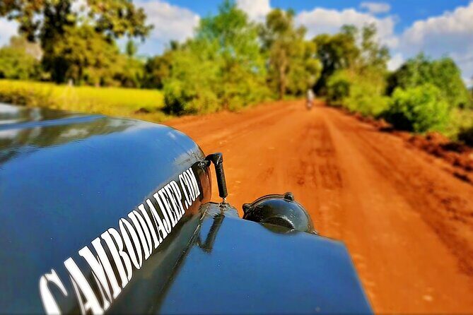 Private Countryside & Floating Village Jeep Tour from Siem Reap - Lunch, snacks, and water: how the tour keeps you going