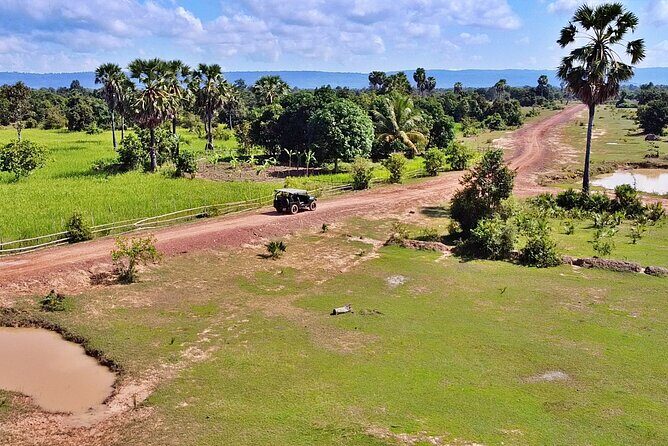 Private Countryside & Floating Village Jeep Tour from Siem Reap - Private guide attention: what makes the explanations feel real