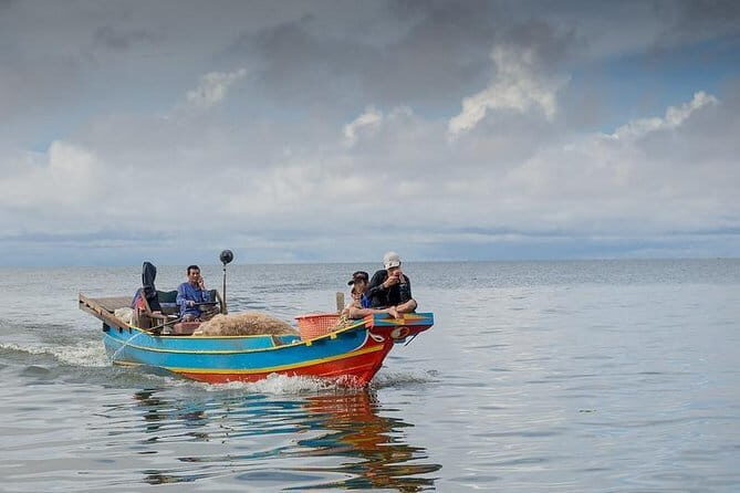 Private Full-Day Angkor Temples and Tonle Sap - Angkor Wat: the best-preserved temple to begin with