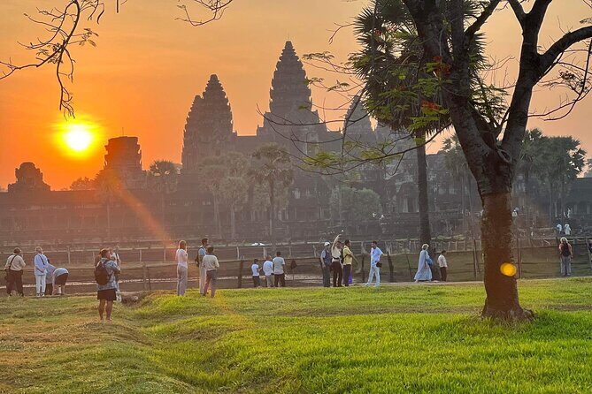Private guided Full -day Angkor tour with sun set - Stop 2: Banteay Kdei, the monastic citadel with root-woven walls