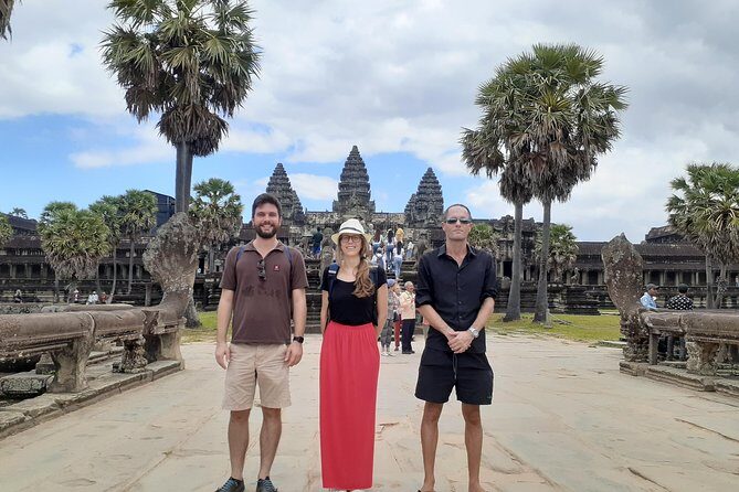 Private guided Full -day Angkor tour with sun set - Stop 5: Angkor Thom and the South Gate’s gods-and-demons fight