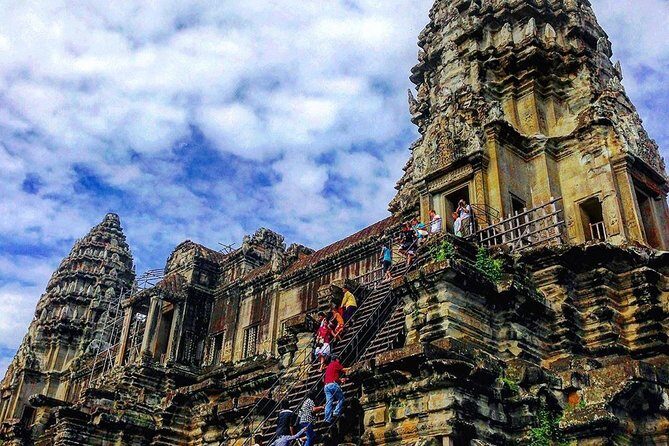 Private Guided Tours-Sunrise Angkor Wat, Ta Prohm, Bayon and more - What to wear and bring for strict temple rules