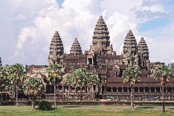 Private One Day Trip-The Best Experience in Siem Reap - Bayon Temple through the South Gate: 216 faces and city-scale meaning