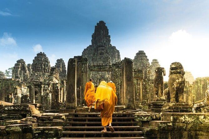 Private one-day tuktuk 'small tour' of the oldest Angkor temples - Ta Keo: the unfinished pyramid that changes the mood