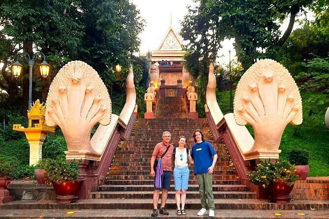 Private Sihanoukville Tour for Cruise Ship Passengers - Wat Krom Temple: Gulf Views Plus a Classic Buddha Moment