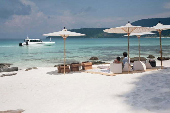 Private Sihanoukville Tour for Cruise Ship Passengers - Preah Thong Neang Neak and the Golden Lions Roundabout