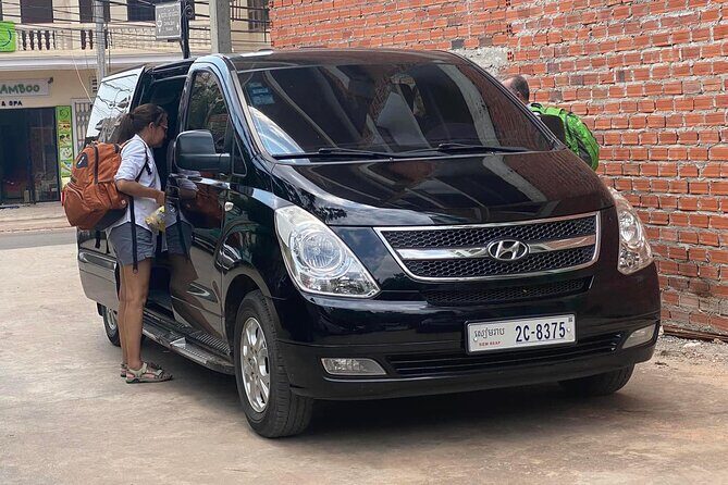 Private Taxi Overland Transfer From Siem Reap - Sihanoukville - Driver support and border comfort: what you can expect