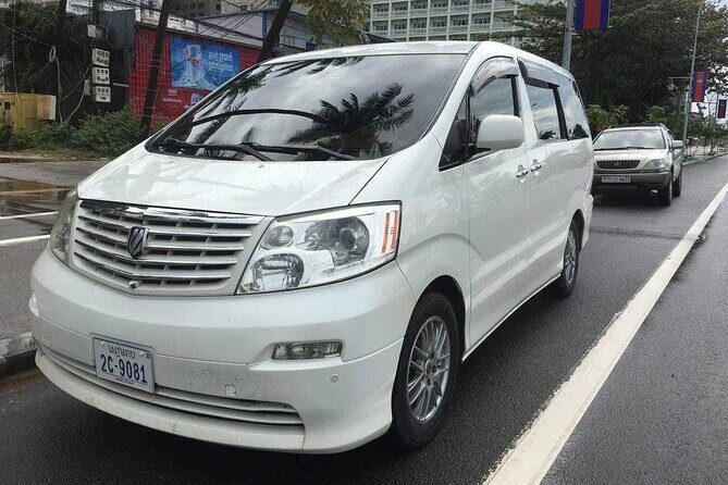 Private Taxi Transfer Battambang from/to Phnom Penh - Picking the right vehicle: SUV comfort vs. Hyundai minivan space