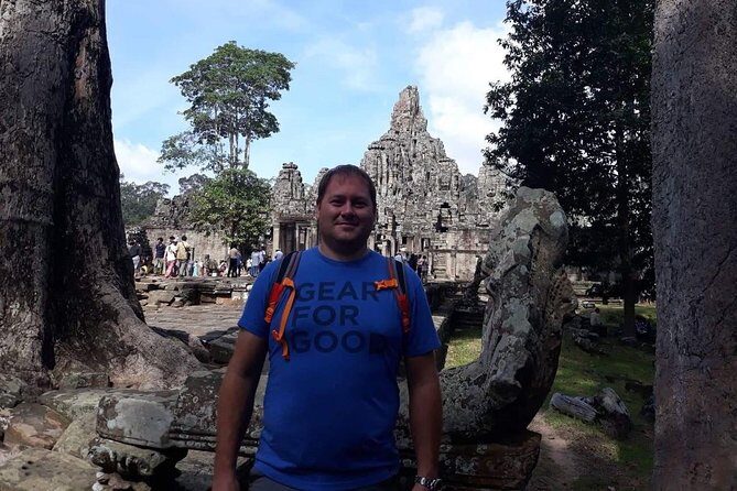 Private Tour: Siem Reap Full Day Tour With Angkor Wat Banteay Srei Bayon Temple and Ta Prohm - Key Things I’d Zoom In On