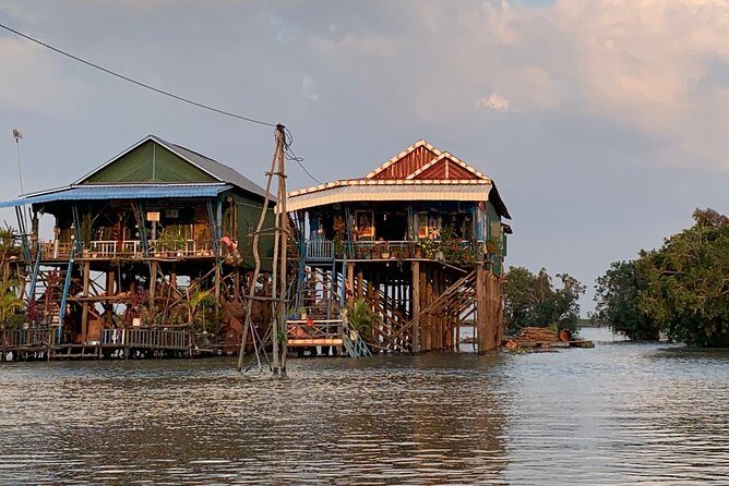 Private Tour to Kompong Phluk Off Beaten Track - Wat Thmey Killing Fields: a somber finish at the pagoda site