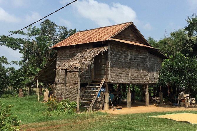 Private Tour to Kompong Phluk Off Beaten Track - The guide experience: Panha’s English and the real-life details