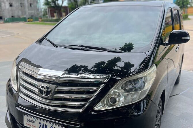 Private Transfer from Phnom Penh to Siem Reap by VIP Alphard 2010 - The ride itself: WiFi, water, and the calm rhythm of a private car