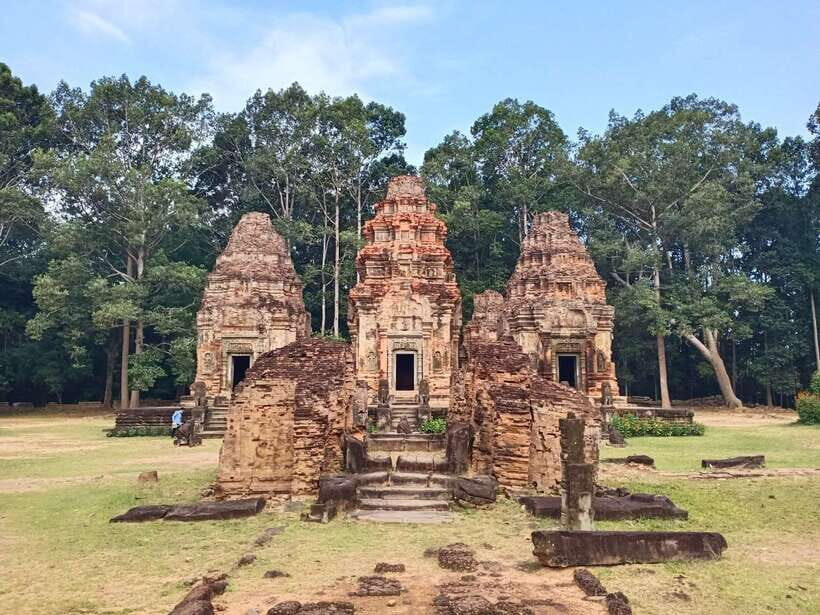 Private Trip to Banteay Srei, Rolous Group & Tonle Sap Lake - What Makes This 1-Day Private Circuit a Smart Choice