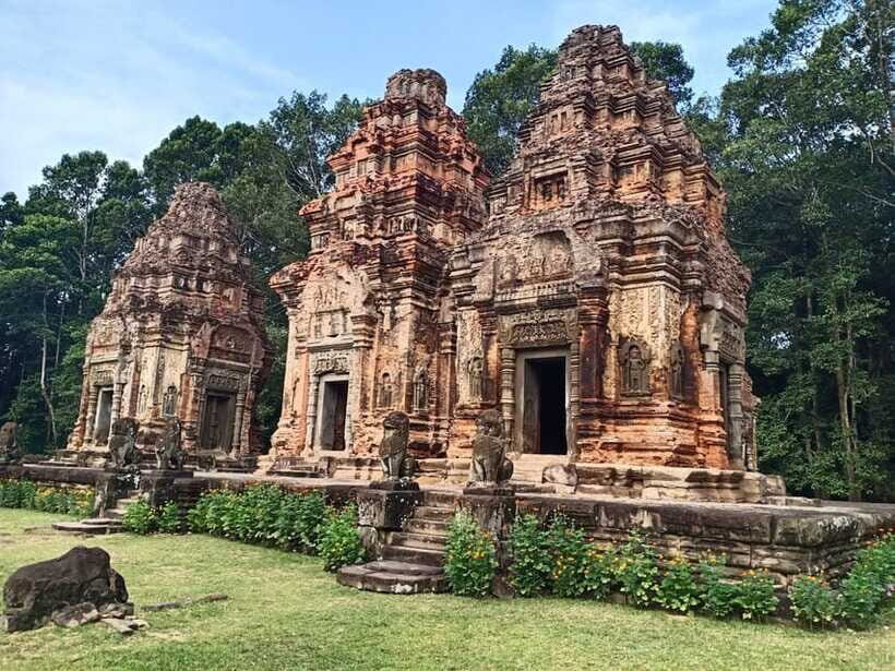 Private Trip to Banteay Srei, Rolous Group & Tonle Sap Lake - Should You Book This Private Banteay Srei, Rolous Group & Kampong Phluk Tour?