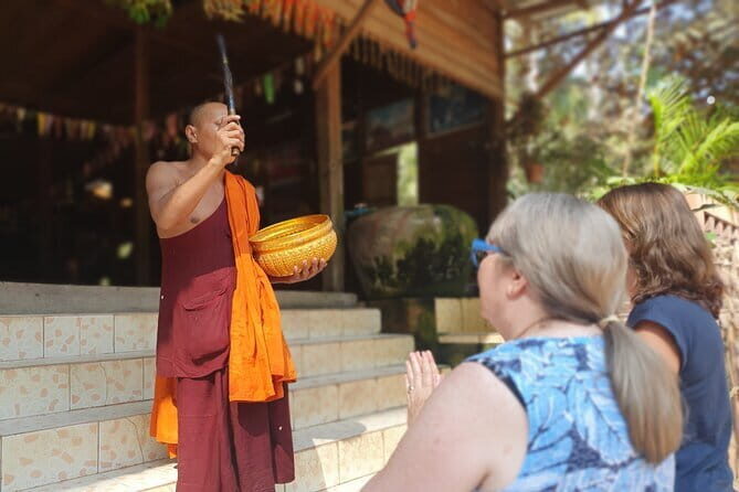 Private Two Days Siem Reap Temples Discovery Guided Tour - Day 1 From Angkor Wat to Ta Prohm: A Calm Route Through the Stars
