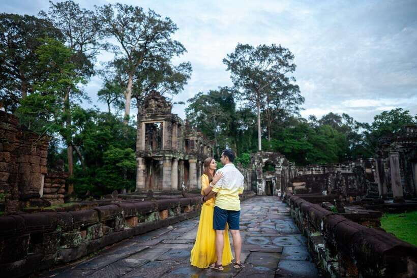 Professional Photoshoot in Angkor Archaeological Park - East Gate of Angkor Thom: the quieter photo break
