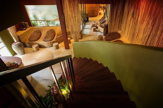Reflexology Feet Massage in Phnom Penh - The real-world “what it’s like” test: calm atmosphere and professional staff
