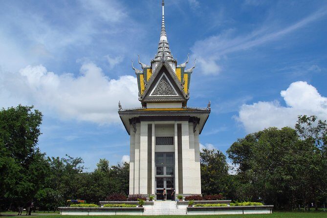 Remnants of a Khmer Rouge Era - Dress code, respect, and how to plan your day without rushing
