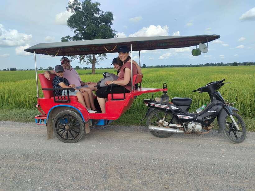Secret Countryside Rice fields-Bamboo Train/Bat Cave - Odambang Village: why this starts with people, not scenery