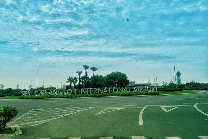 Siem Reap Airport (SAI) Sharing or Private Pickup and Transfers - Meeting your driver: the name board trick that saves time
