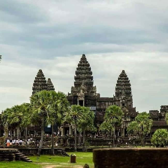 Siem Reap: Angkor 1-Day Private Tour with Sunset or Sunrise - First stop: Ta Prohm and the jungle-root drama
