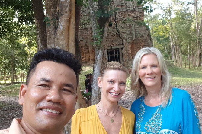 Siem Reap Angkor 4 best of the best temples tour - Bayon at Angkor Thom: faces, geometry, and photo timing