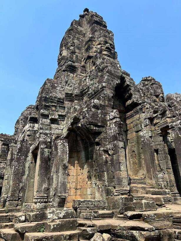 Siem Reap: Angkor Full-Day Group Tour with Japanese Guide - The sunrise option: early pickup, early payoff